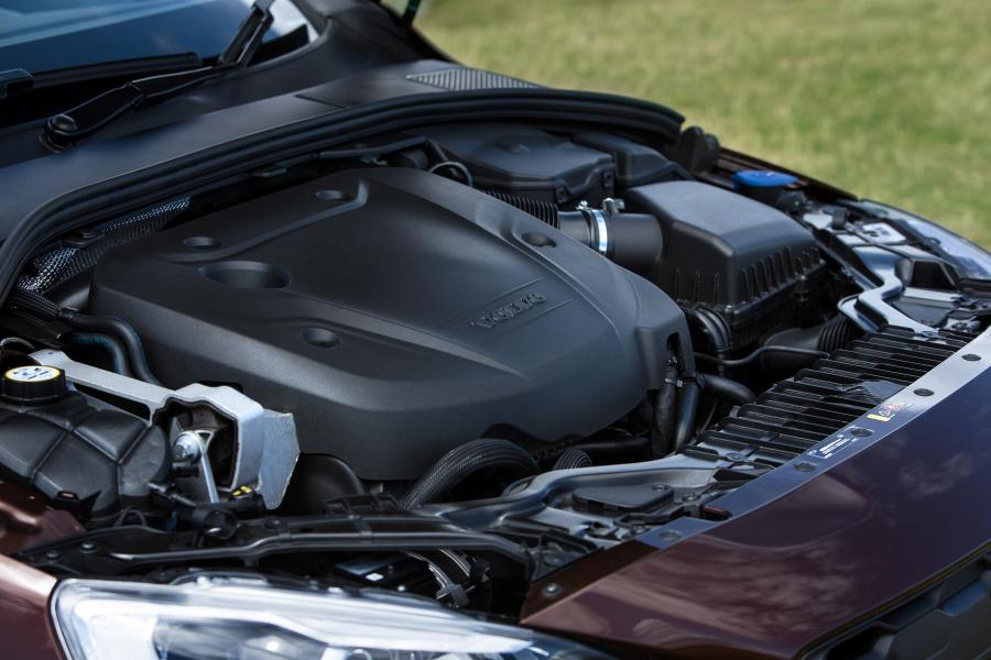  Volvo V60 D3 Cross Country 2015 года  (UK) (фото 15 из 22)